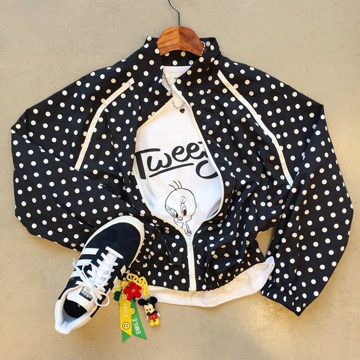 [아이미마인] 탱글 도트 배색 띠 하이넥 루즈핏 바스락 바람막이 점퍼 (2color)