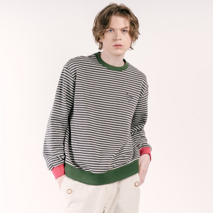 [커스텀어스] 스트라이프& 립믹스 하트로고자수 오버핏맨투맨 CXSCOSKMT202 GRY