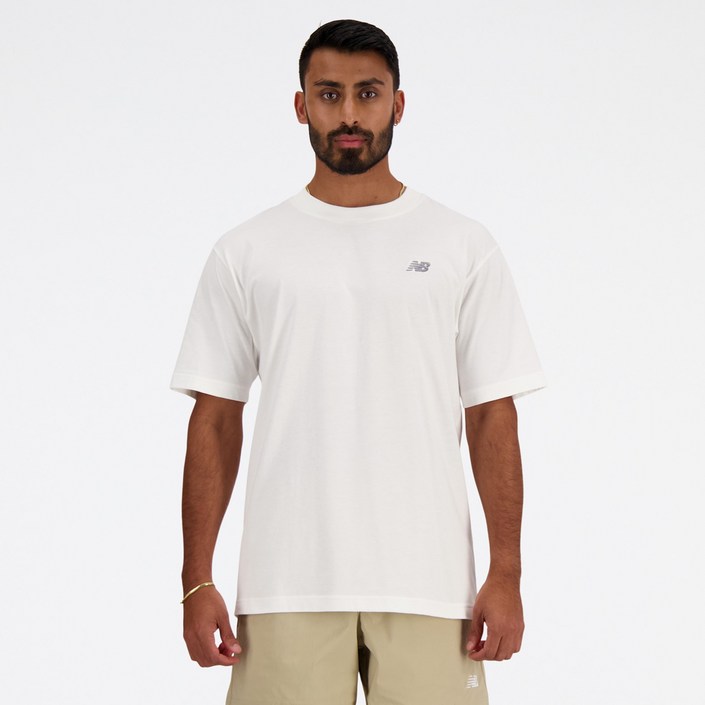 뉴발란스 남녀공용 스포츠 에센셜 스몰 로고 반팔 티셔츠 NBNEFB2003