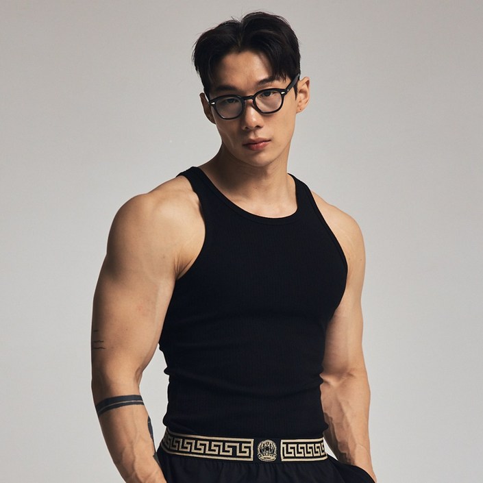 아스트로브 엑스 니트골지 머슬나시