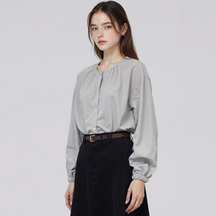 부루앤쥬디 G 넥 핀턱 블라우스 BORJBLE01C