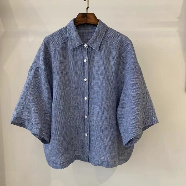 퀸앤조이 린넨의 계절 미오제 뒷버튼 잔체크 블라우스