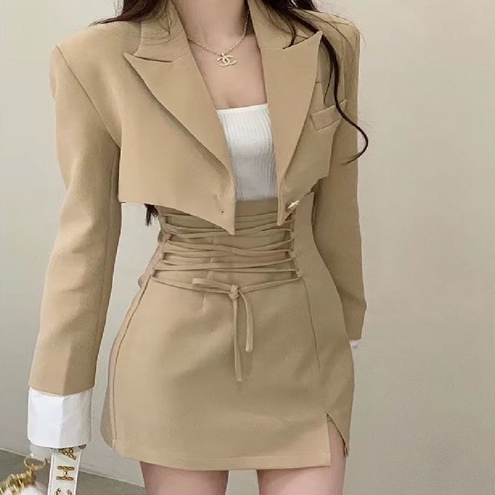 마리하우스 베이지 크롭자켓 꼬임치마 투피스 세트