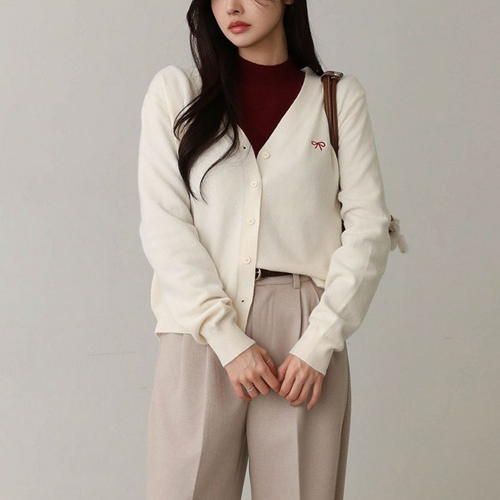 피핀 자체제작 리본 브이넥 소프트 가디건 22505 피핀 자체제작 리본 브이넥 소프트 가디건 22505