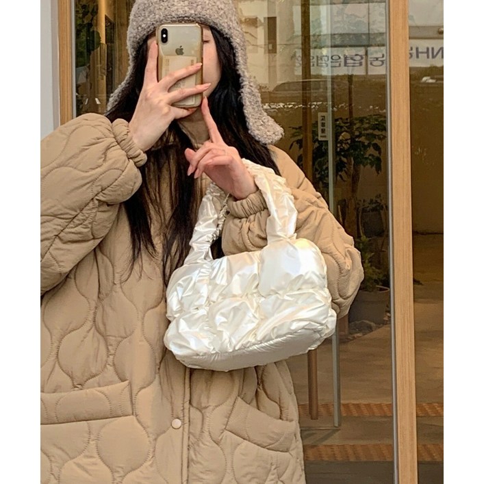 워너비뮤즈   포인트템영롱해   패딩 유광 핸드백 미니백