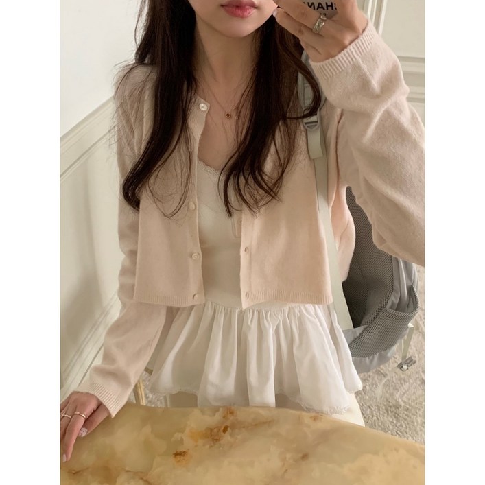 [당배] 여성 PYT 프리티영띵 엘빈 크롭 가디건 울니트 자개단추