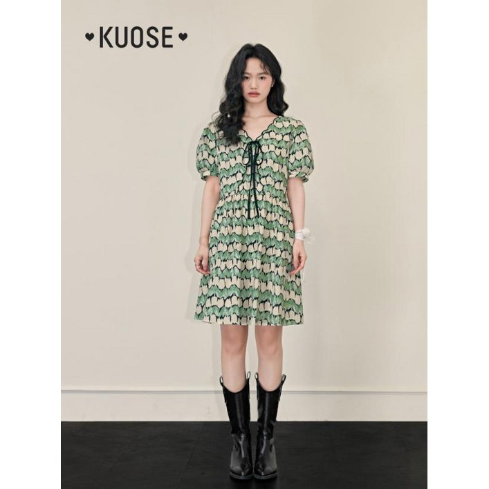 KUOSE 쿠오세원피스 튤립 플로럴 퍼프 브이넥 드레스 그린 KSB2403035 KUOSE 쿠오세원피스 튤립 플로럴 퍼프 브이넥 드레스 그린 KSB2403035