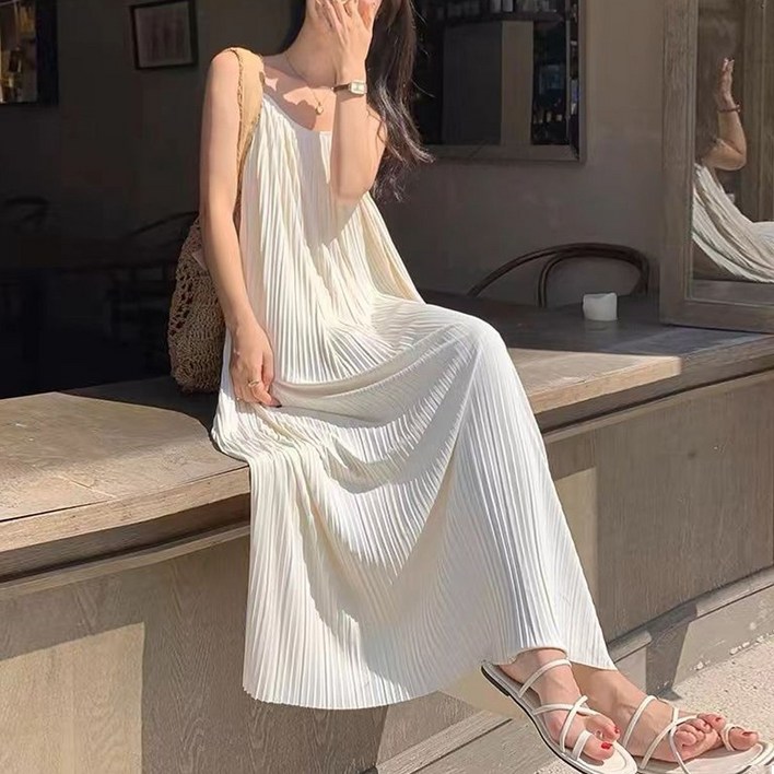 이노뱅크 INO572A 여성 플리츠 끈 나시 슬리브리스 롱 원피스