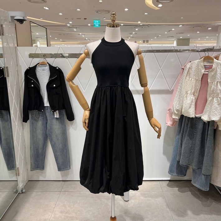 밸리걸 홀터넥 볼륨 롱 원피스 223870s