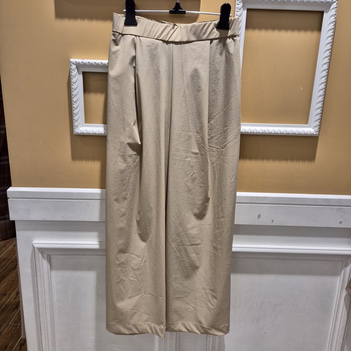 BCBG 비씨비지 여름24 턱 밴딩 바지 B4B4Y941 BCBG 비씨비지 여름24 턱 밴딩 바지 B4B4Y941