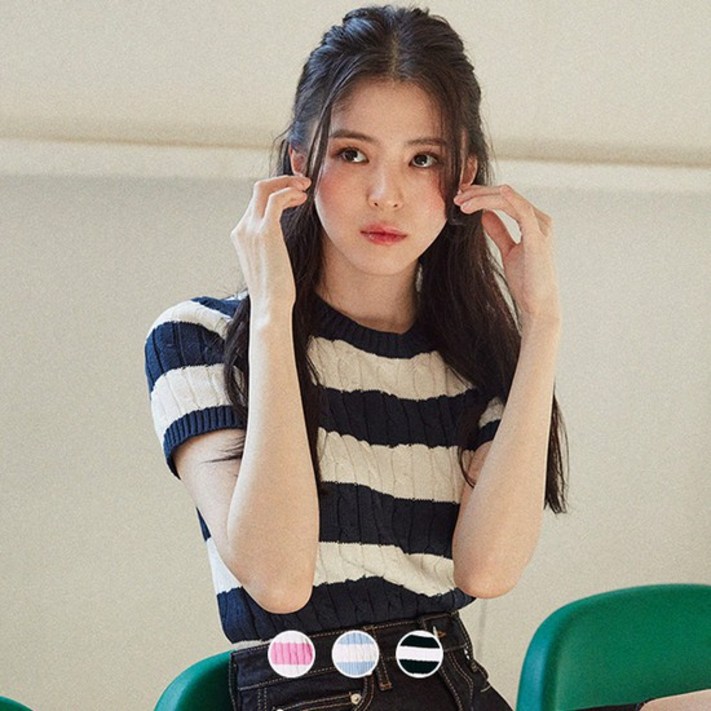 지오다노 353513 한소희 착용 반팔스웨터 스트라이프 지오다노 353513 한소희 착용 반팔스웨터 스트라이프