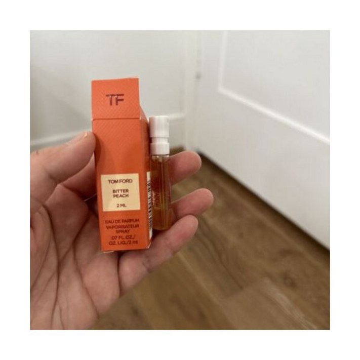 톰포드 비터 피치 향수 사퇴르 향수 2ml 톰포드 비터 피치 향수 사퇴르 향수 2ml