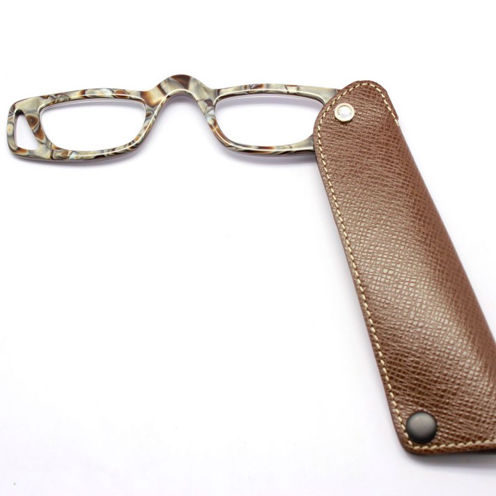 가죽콤비루페, 브라운