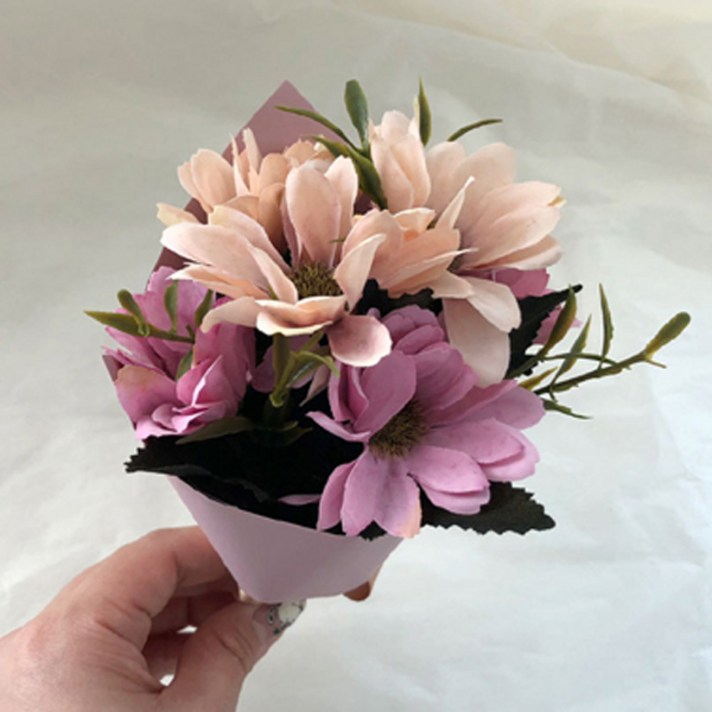 다니엘라 조화 미니 추모 꽃다발 데이지, 핑크