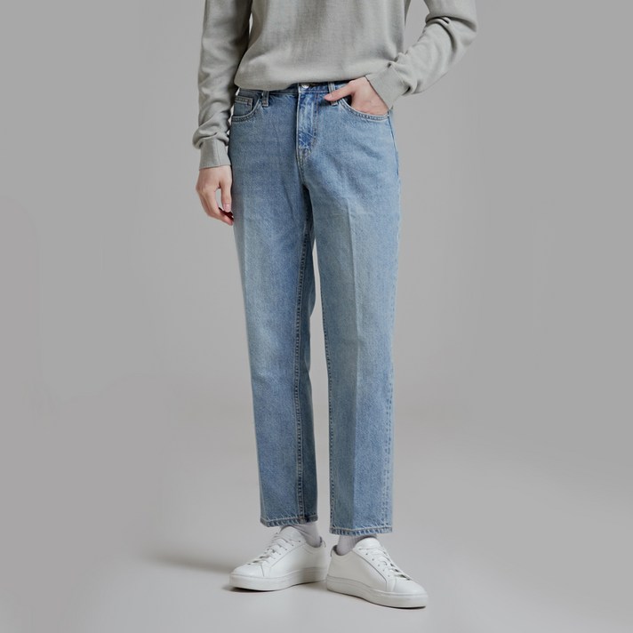 스파오 데일리지 칼주름 세미테이퍼드 진 SPTJB23C22