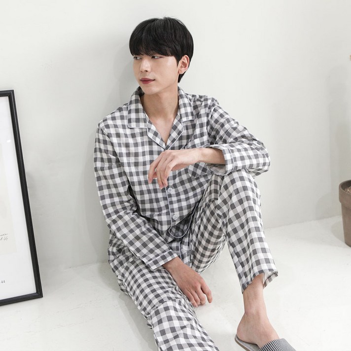어나더디 커플용 모노체크 긴팔 잠옷 세트