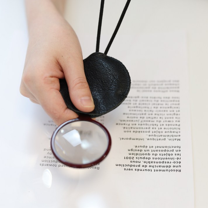 더패브 휴대가 간편한 목걸이형 가죽 돋보기, 블랙