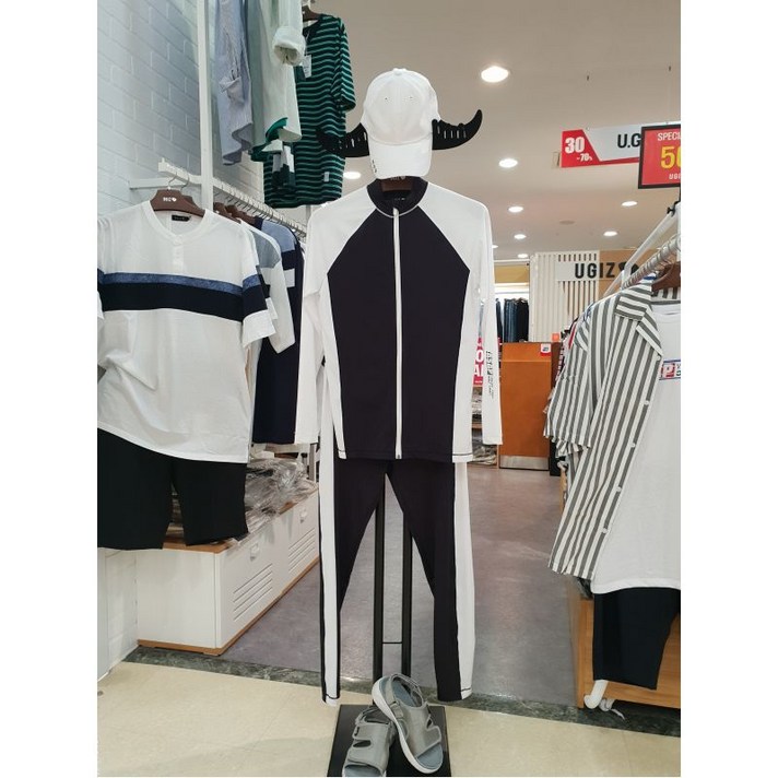 UGIZ [UGIZ] W몰 남녀공용소매배색짚레쉬가드업UBNB740