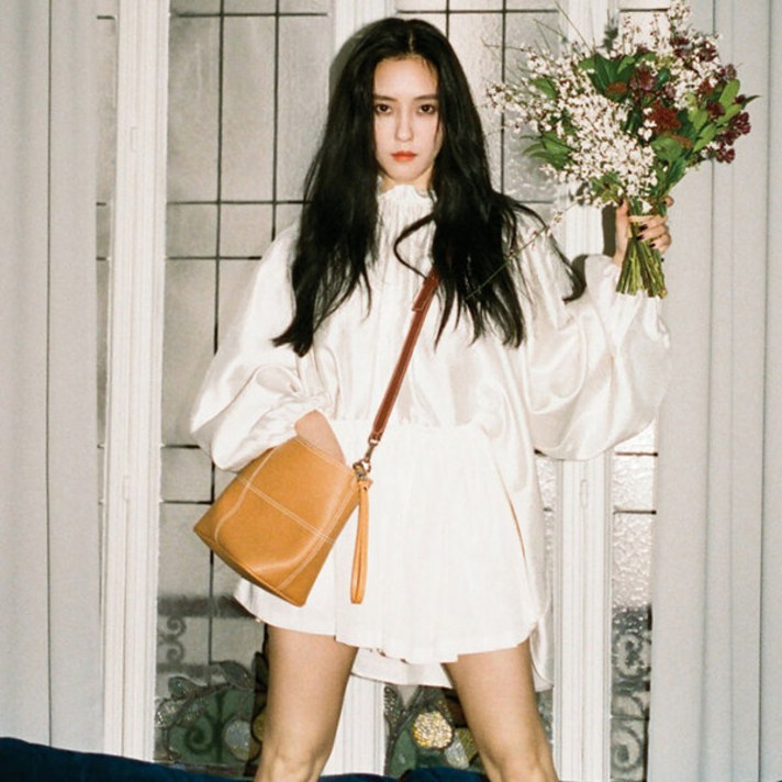 스티치 대비 컬러 버킷 백 PINGO 레터 싱글 숄더 대각선 가방 FIND KAPOOR 파인드카푸어 추천 데일리백 립스틱 파우치백