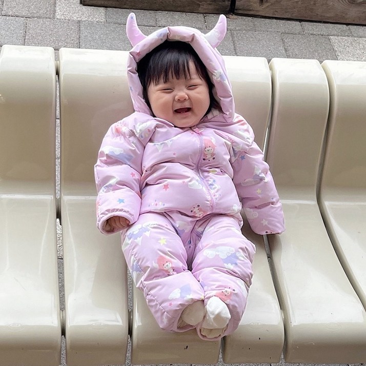 블랙야크 키즈 24년 FW 신상 귀여운 전판 그래픽이 매력적인 베이비 다운우주복 [BKO버트다운우주복4] 821459