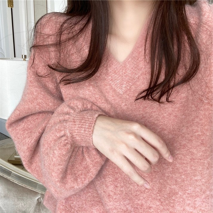 브이넥 니트티 데일리룩 브이넥 니트티 데일리룩