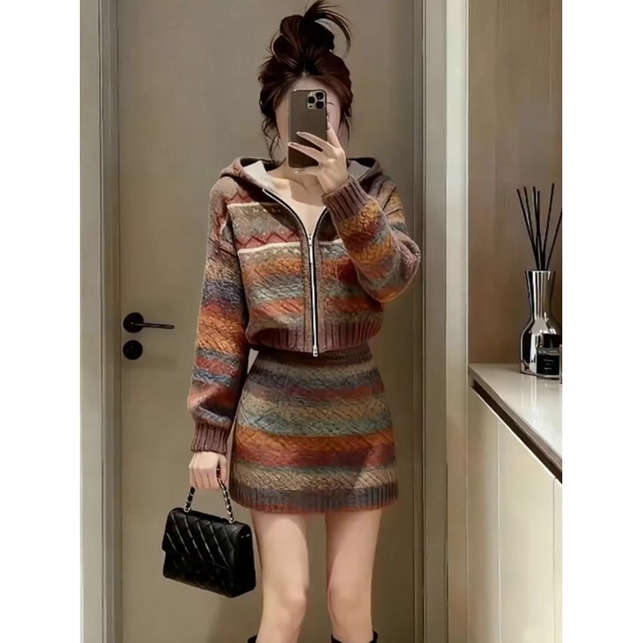 여성 가을겨울 슬림핏 니트투피스세트 스트라이프 가디건과 펜슬스커트 세련된 스타일 데일리 캐주얼룩