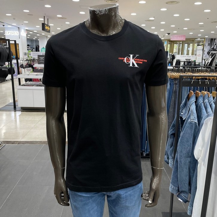캘빈클라인 남성 모노그램 백 로고 반팔 티셔츠 ZM01924BEH