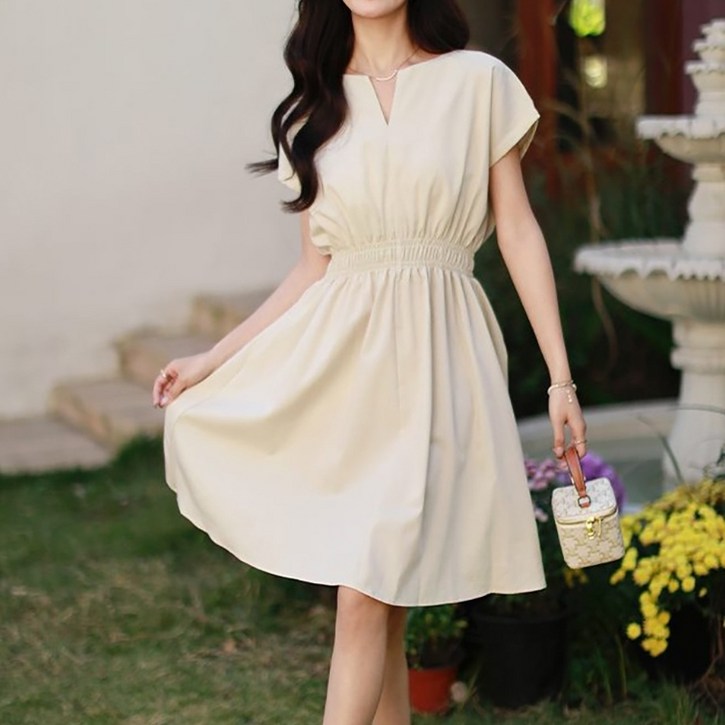 와이스토리 여성 크림색 캡소매 미디 원피스 하객룩 출근룩