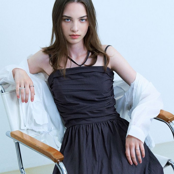 어다울 Jelli shirring choker long dress - charcoal