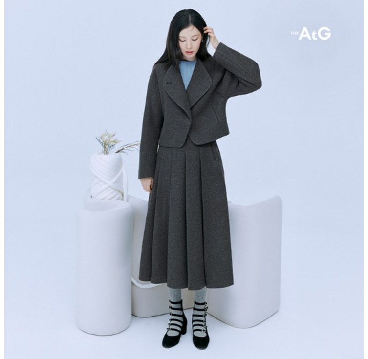 The AtG 더엣지 24FW 울혼방 플리츠 스커트